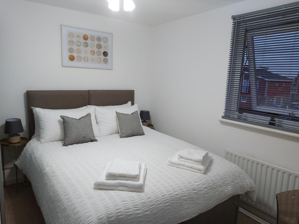 Lovely 1-Bedroom Condo With Parking On Premises Minworth Exteriör bild
