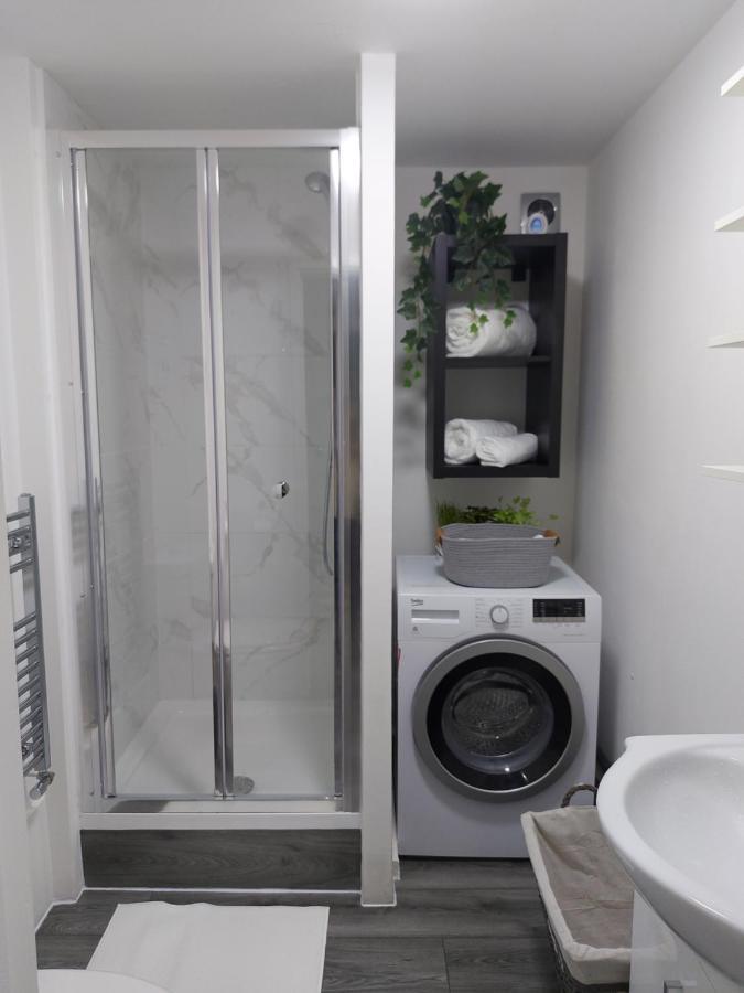 Lovely 1-Bedroom Condo With Parking On Premises Minworth Exteriör bild